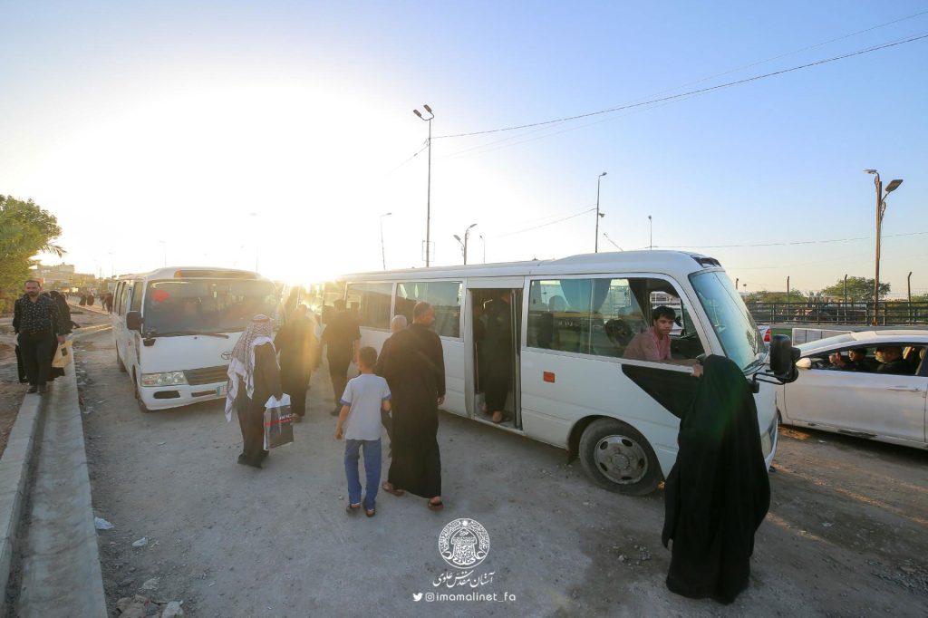 مشارکت بخش خودرویی آستان علوی در خدمت‌رسانی به عزادارن امیرالمؤمنین