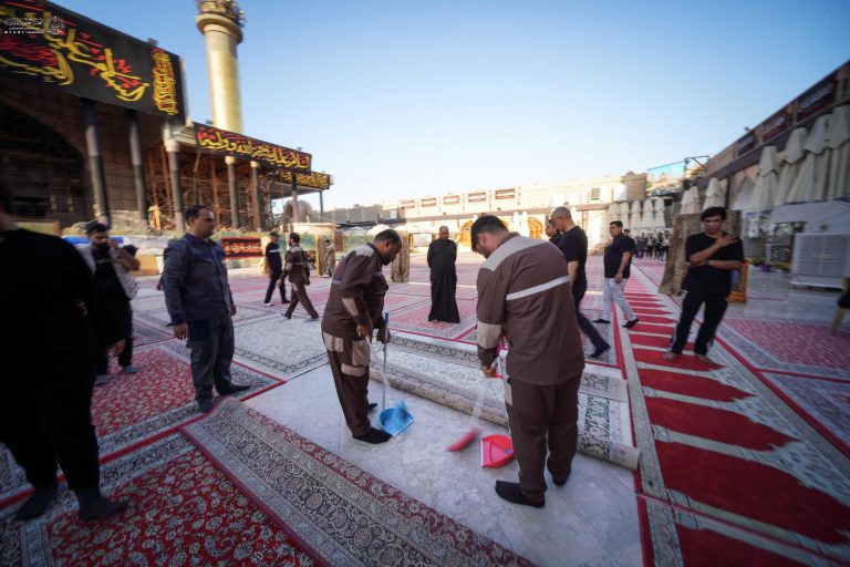 خدمت‌رسانی خدام حرم مطهر علوی به زائران آستان مقدس امامین عسکریین علیهماالسلام