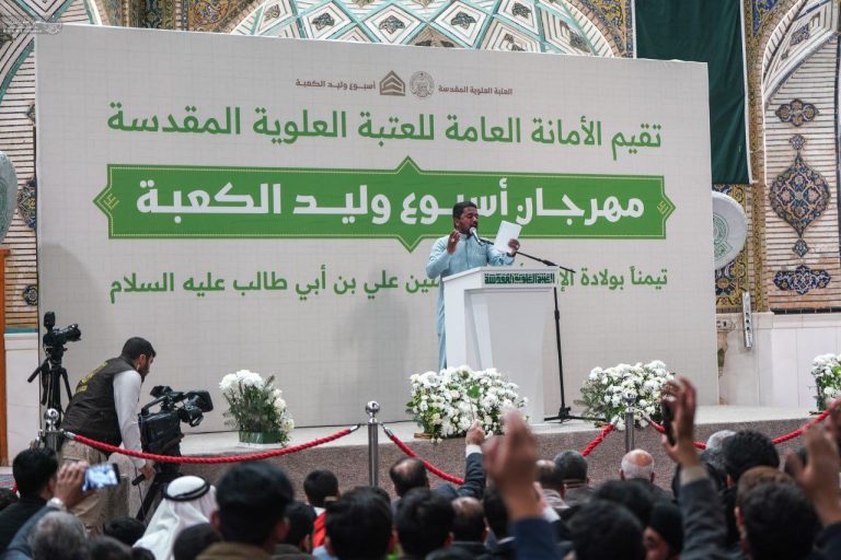 جشن و سرور مجاوران و زائران علوی در شب میلاد حضرت پدر