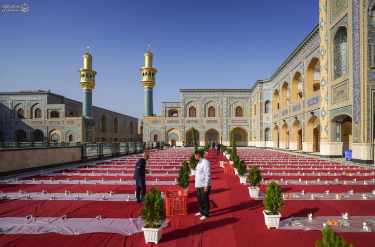 در آستانه میلاد پدر امت؛ پذیرایی باشکوه آستان مقدس علوی از زائران با ۱۰ هزار غذای متبرک