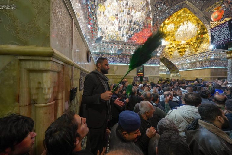 خدمت‌رسانی خادمان علوی به زائران و عزاداران در سامرا