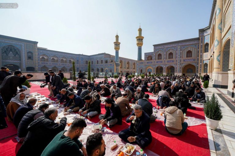 حضور پرشور زائران در حرم امیرالمؤمنین علی علیه‌السلام در جشن میلاد پدر امت