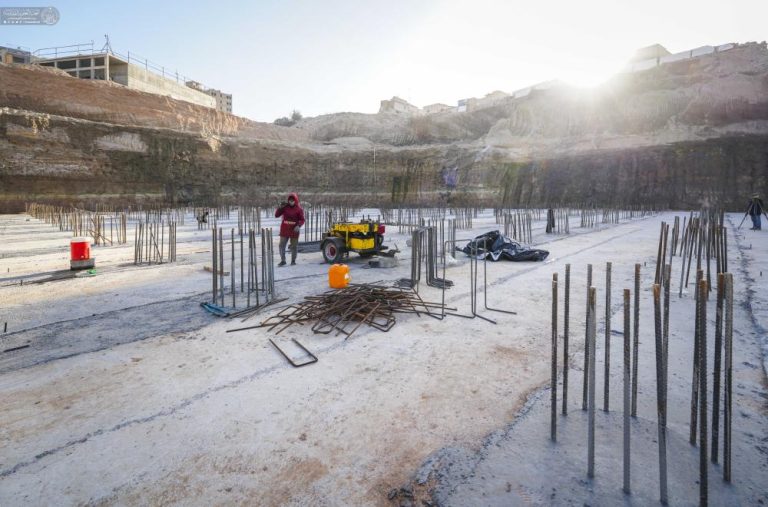 تداوم اقدامات آستان مقدس علوی برای خدمت‌رسانی به زائران؛ آغاز مرحله دوم بتن‌ریزی پارکینگ بزرگ نجف