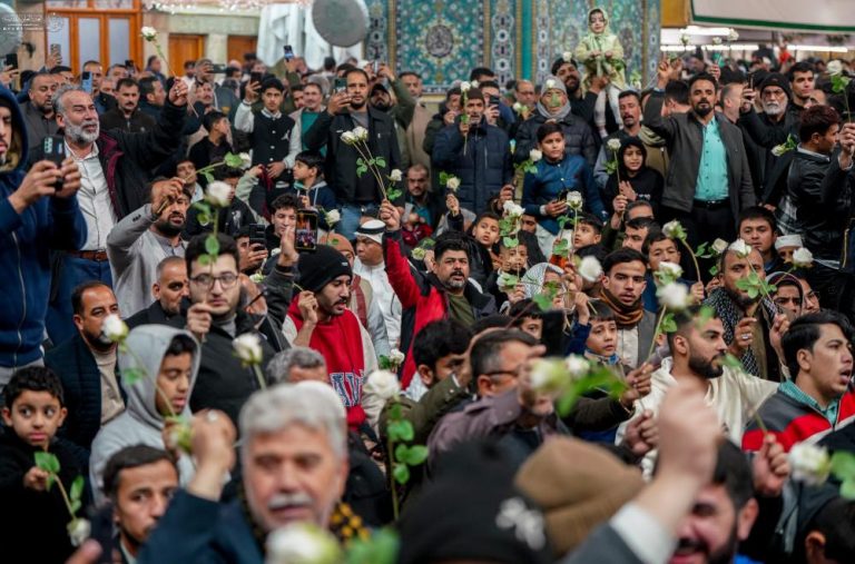 برگزاری جشن مردمی شب میلاد امیرالمؤمنین علیه‌السلام در صحن و سرای مطهر علوی