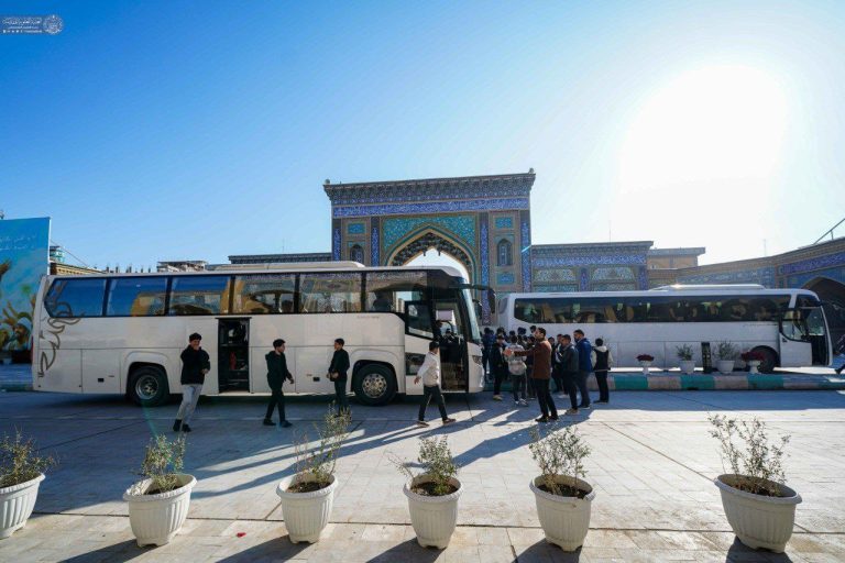 مراسم جشن تکلیف ۲ هزار پسر عراقی در حرم مطهر علوی