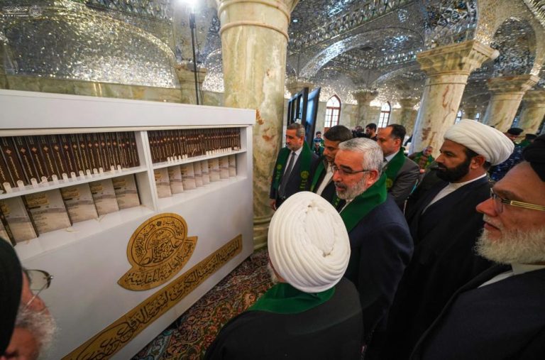 تجلیل آستان مقدس علوی از خانواده شهدای جهاد کفایی عراق در راستای فعالیت‌های جشنواره «روح و ریحان»