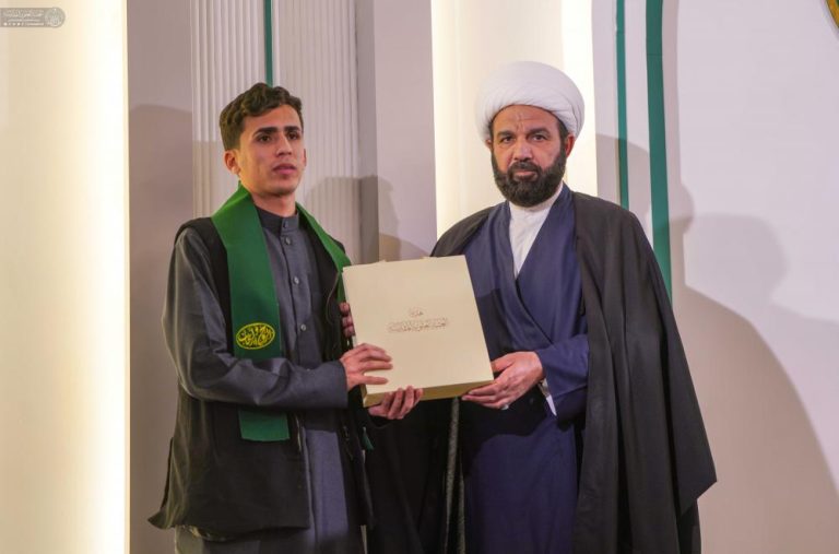 تجلیل آستان مقدس علوی از خانواده شهدای جهاد کفایی عراق در راستای فعالیت‌های جشنواره «روح و ریحان»