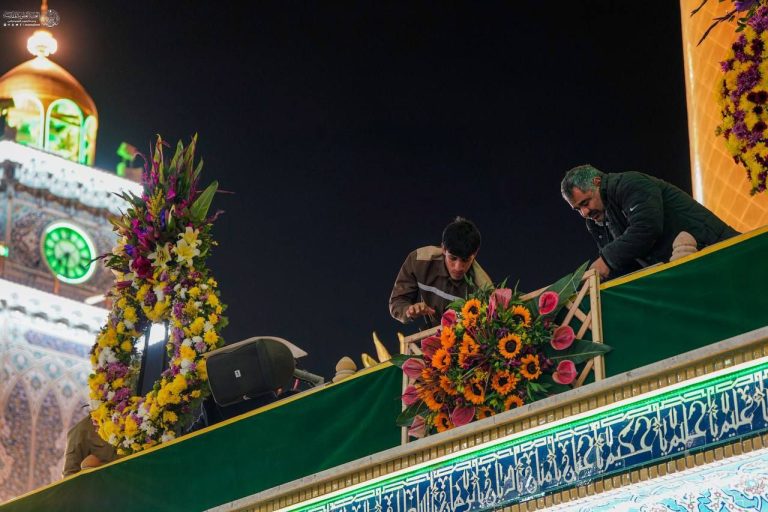 گل‌آرایی صحن و سرای حرم مطهر علوی در آستانه میلاد وارث امیرالمؤمنین علیه‌السلام