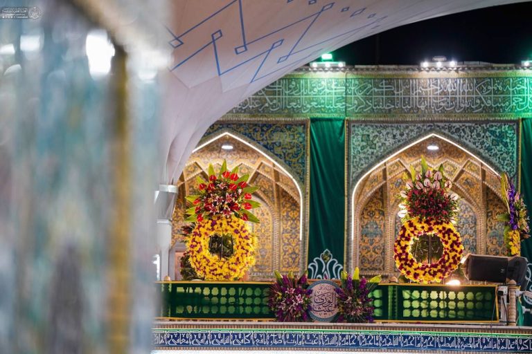 گل‌آرایی صحن و سرای حرم مطهر علوی در آستانه میلاد وارث امیرالمؤمنین علیه‌السلام