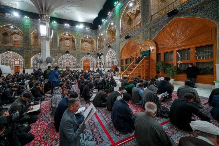 مراسم پرفیض قرائت دعای کمیل در آخرین شب جمعه ماه شعبان در حرم مطهر علوی