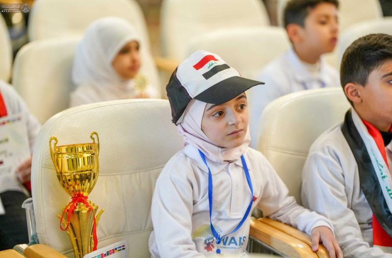 اهدای جوایز به افراد خلاق در محاسبات ذهنی توسط آستان مقدس علوی