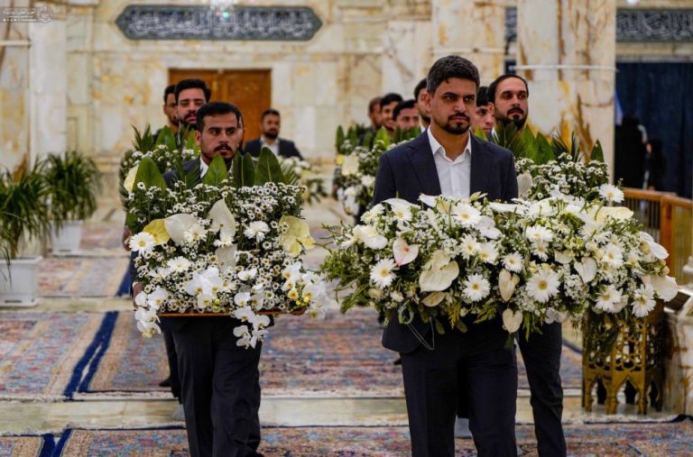 گل آرایی حرم مطهر علوی با ۲۵ هزار گل طبیعی در سالروز ولادت کریم اهل بیت