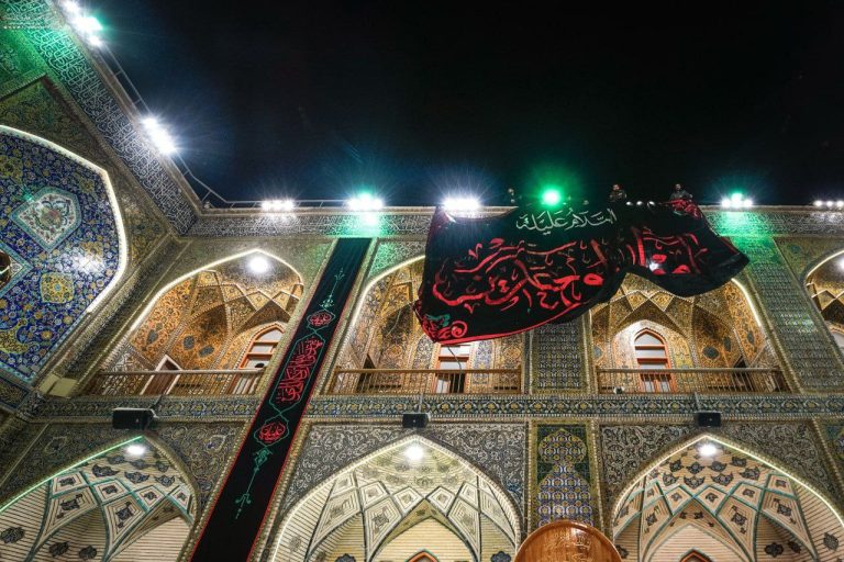 حرم امیرالمؤمنین علیه‌السلام سیاه‌پوش شد