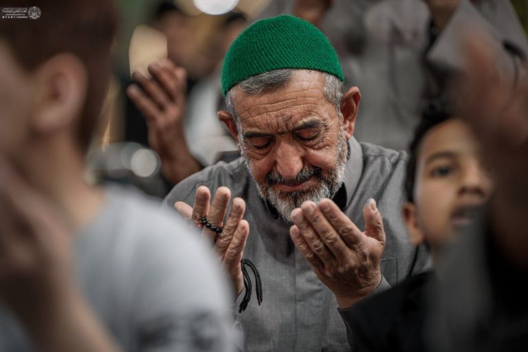مراسم پر فیض دعای کمیل در آستانه میلاد کریم اهل‌بیت