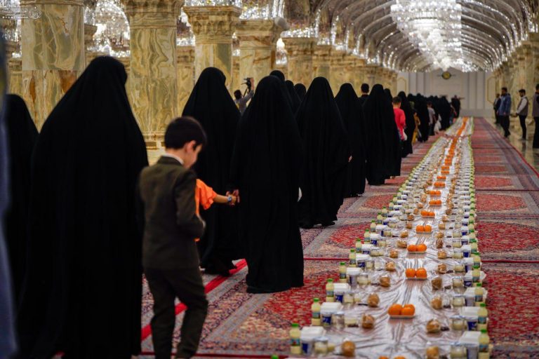 ضیافت افطاری بزرگ آستان مقدس علوی برای ۲۰۰۰ کودک یتیم