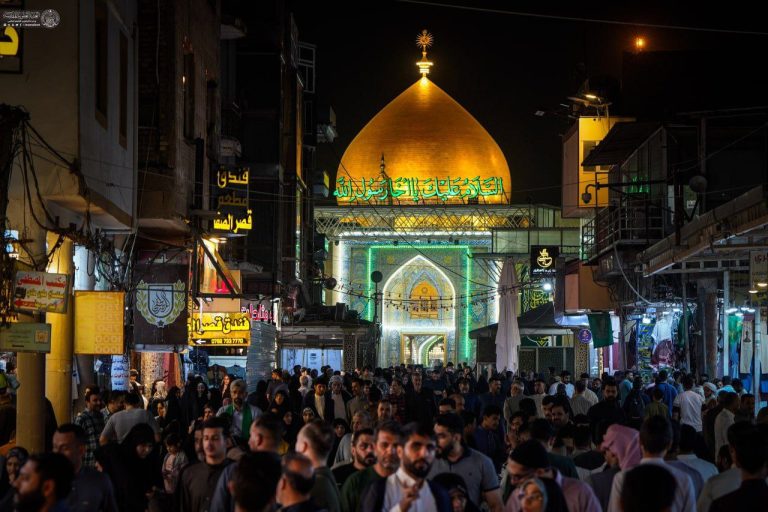 حال‌وهوای شب‌های ماه بندگی در حرم امیرمؤمنان