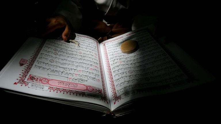 ترتيل جزء نوزدهم قرآن کریم با صدای استاد منصوری