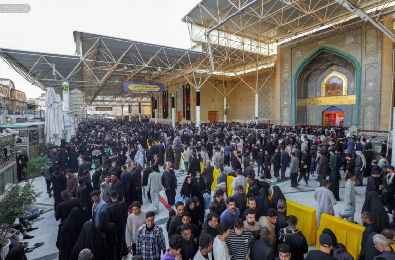 خدمت رسانی۱۴۰۰ خادم افتخاری به زائران حرم مطهر علویدر شب‌های قدر و شهادت امیرالمؤمنینعلیه‌السلام
