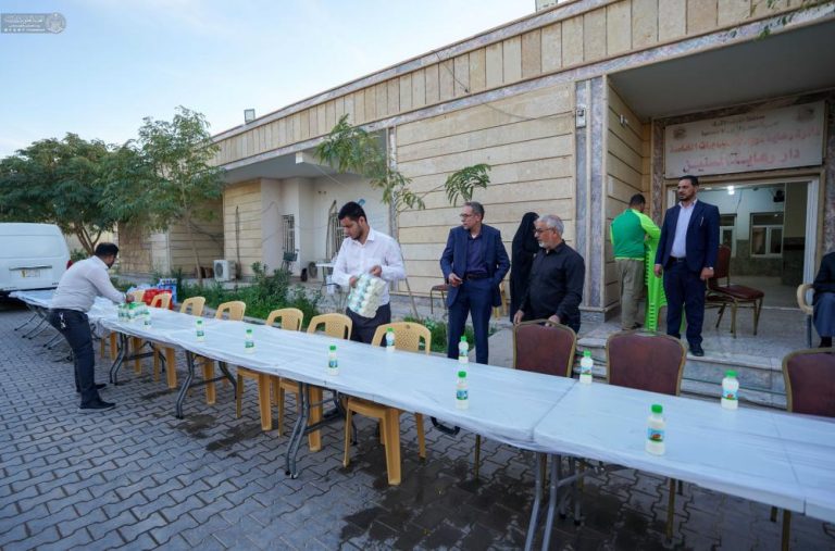 برگزاری ضیافت افطاری برای سالمندان نجف اشرف به همت آستان مقدس علوی