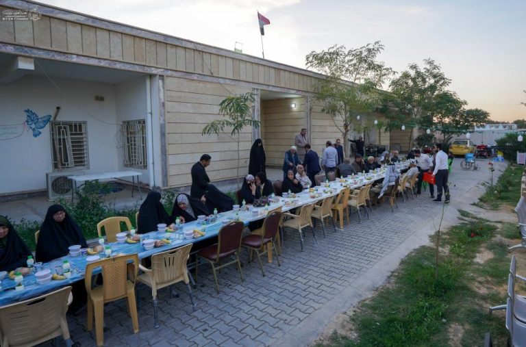 برگزاری ضیافت افطاری برای سالمندان نجف اشرف به همت آستان مقدس علوی