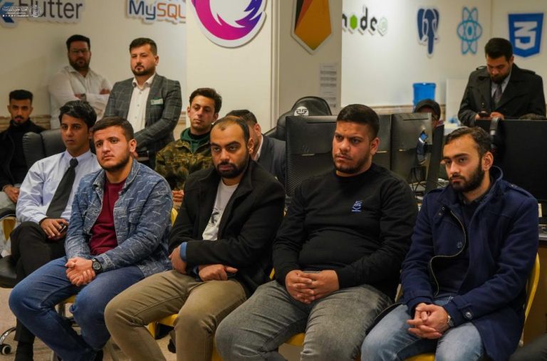 میزبانی مرکز فناوری اطلاعات آستان مقدس علوی از دانشجویان دانشگاه‌های کوفه و بابل