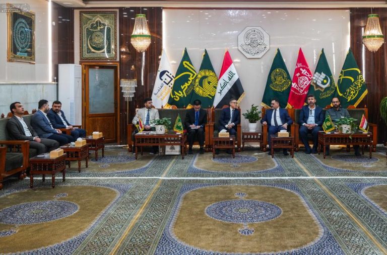 بازدید هیئت دیپلماتیک چینی از حرم مطهر علوی