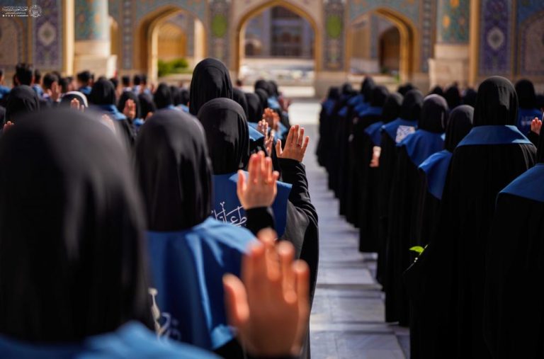 مراسم ادای سوگند گروهی از فارغ‌التحصیلان دانشکده پزشکی دانشگاه کوفه در حرم مطهر علوی