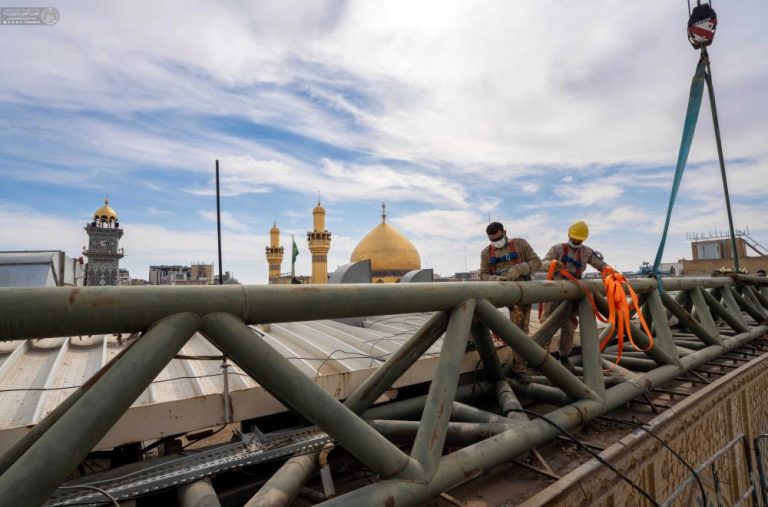 سقف قدیمی بخش باب شیخ طوسی در حرم مطهر علوی تعویض شد