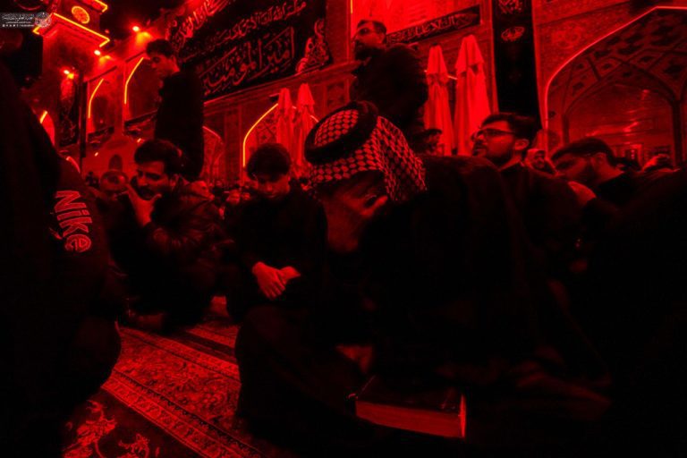 حزن و ماتم در حرم امیر مؤمنان؛ هر دیده به حال مرتضی می‌گرید