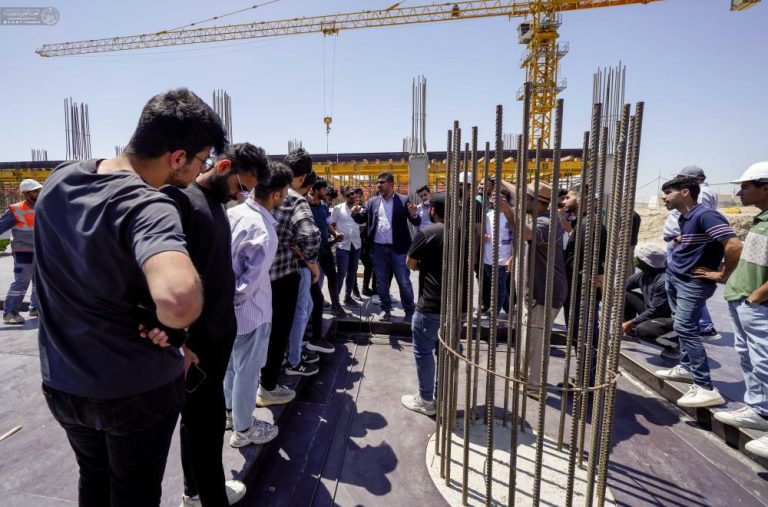 بازدید دانشجویان دانشگاه کوفه از پروژه‌های عمرانی آستان مقدس علوی
