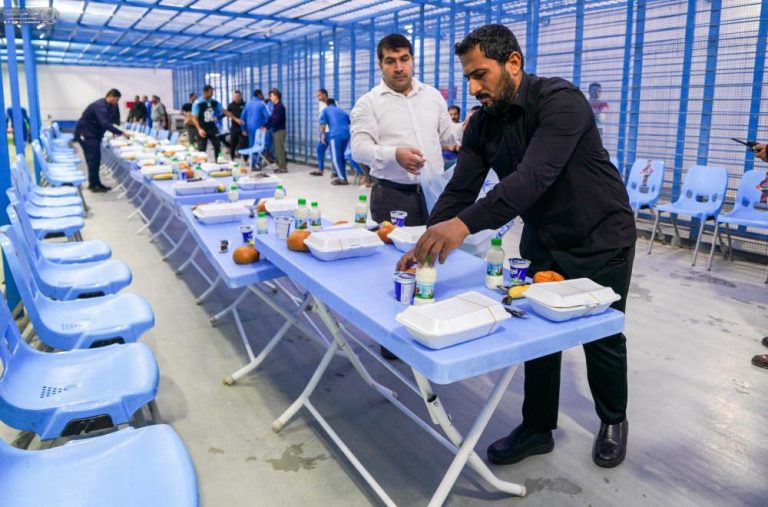 ضیافت افطاری آستان مقدس علوی برای اعضای مرکز درمان و ترک اعتیاد در نجف‌اشرف