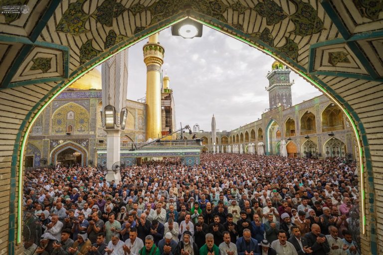 اقامه نماز عید سعید فطر در حرم مولای متقیان