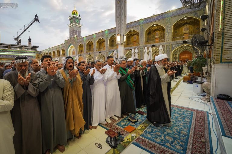 اقامه نماز عید سعید فطر در حرم مولای متقیان