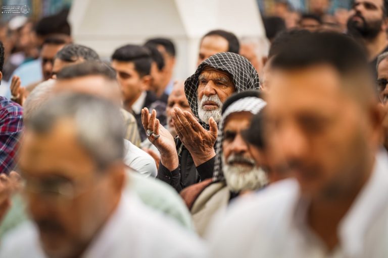 اقامه نماز عید سعید فطر در حرم مولای متقیان