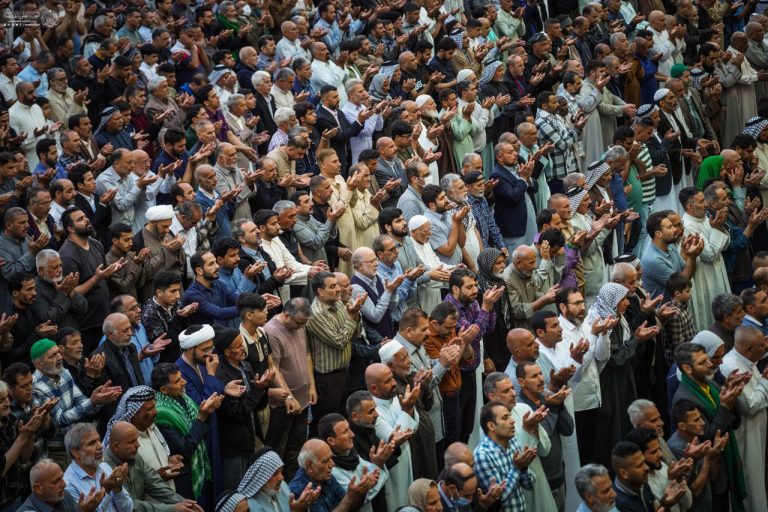 اقامه نماز عید سعید فطر در حرم مولای متقیان