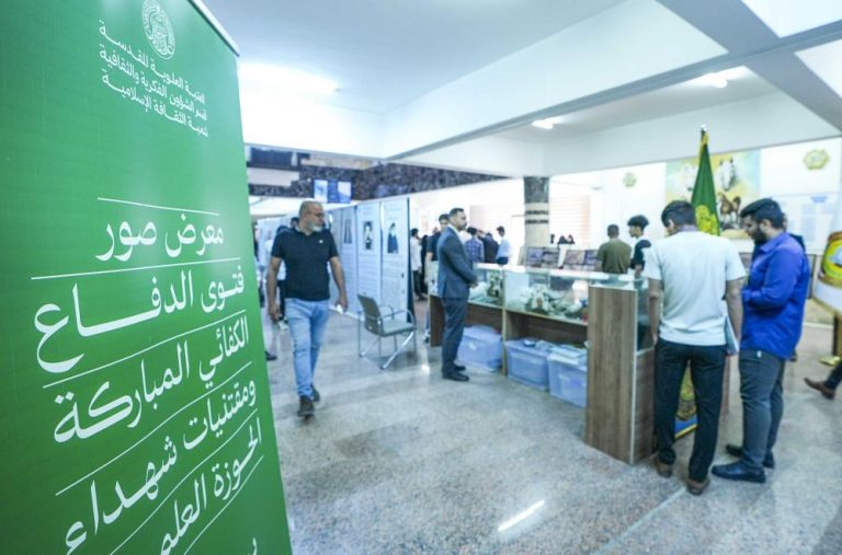 حضور آستان مقدس علوی در یادواره شهدا جهت زنده نگاه داشتن یاد شهدای فتوای جهاد کفایی