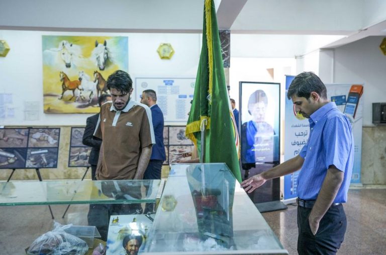حضور آستان مقدس علوی در یادواره شهدا جهت زنده نگاه داشتن یاد شهدای فتوای جهاد کفایی