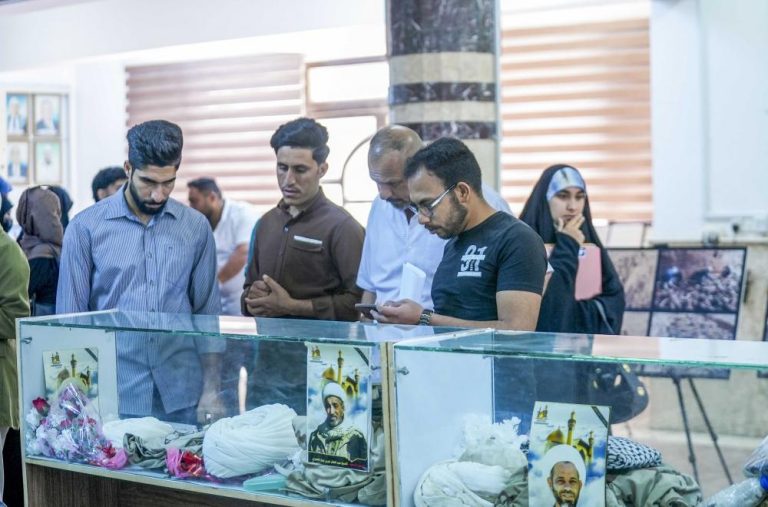 حضور آستان مقدس علوی در یادواره شهدا جهت زنده نگاه داشتن یاد شهدای فتوای جهاد کفایی