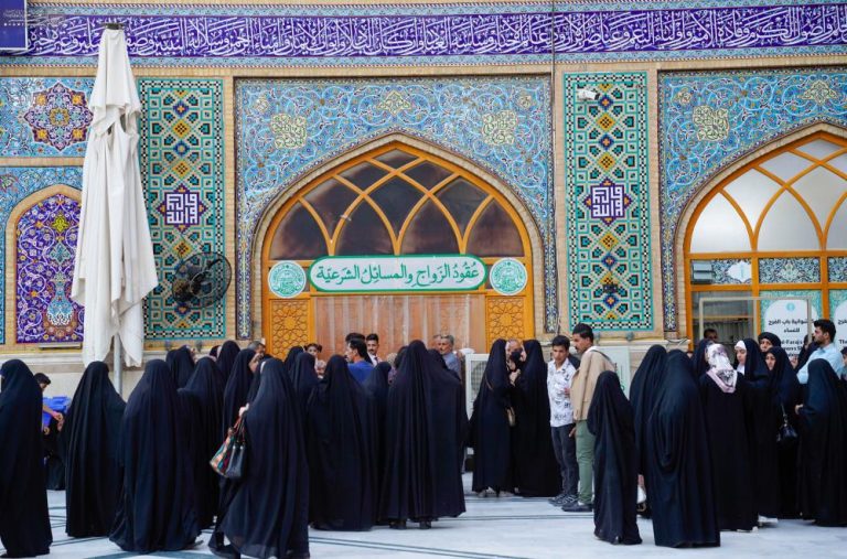 آغاز زندگی مشترک هزاران زوج جوان در بارگاه مطهر امیرالمؤمنین علیه‌السلام