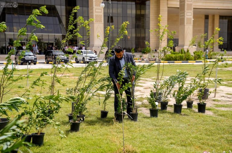 مشارکت آستان مقدس علوی در جشنواره گل نجف اشرف به منظور افزایش آگاهی محیط زیستی