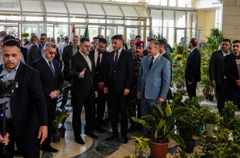 مشارکت آستان مقدس علوی در جشنواره گل نجف اشرف به منظور افزایش آگاهی محیط زیستی