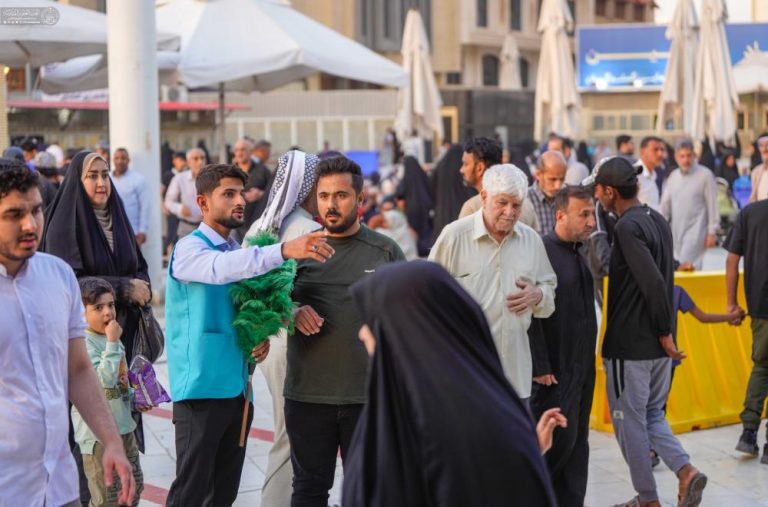 ارائه خدمات ویژه مرکز راهنمایی گمشدگان حرم مطهر علوی در طول عید فطر