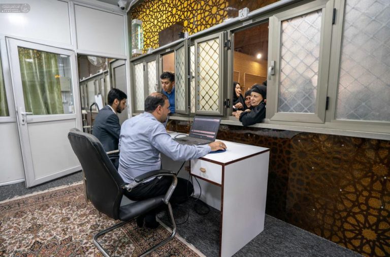 ارائه خدمات ویژه مرکز راهنمایی گمشدگان حرم مطهر علوی در طول عید فطر