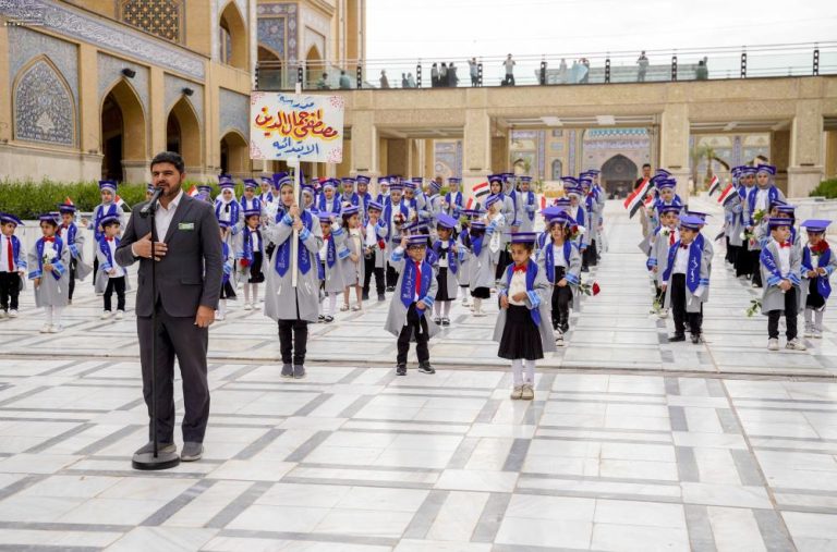 برگزاری مراسم فارغ‌التحصیلی دانش‌آموزان در جوار حرم امیرالمؤمنین علیه‌السلام