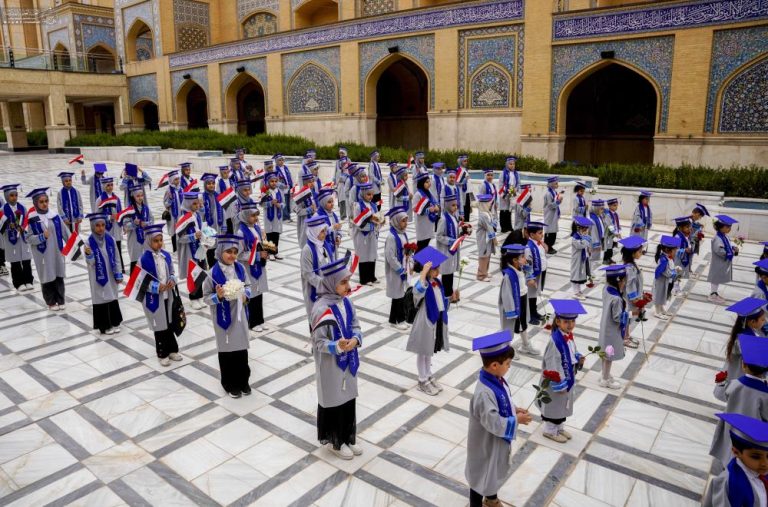 برگزاری مراسم فارغ‌التحصیلی دانش‌آموزان در جوار حرم امیرالمؤمنین علیه‌السلام