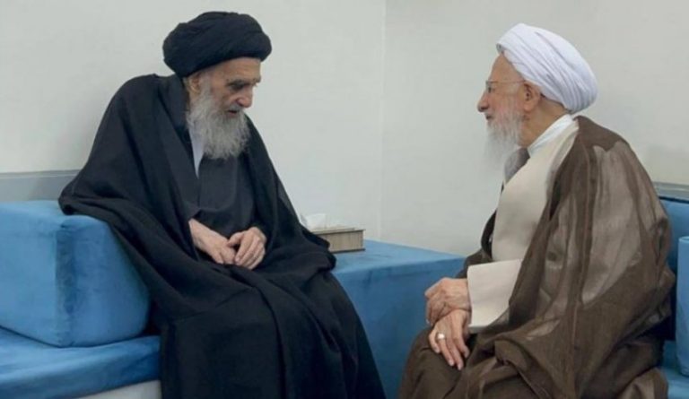 حضرت آیت الله سیستانی در دیدار با آیت الله جوادی آملی: «حوزه علمیه قم و نجف در نگاه ما یکسان است.»