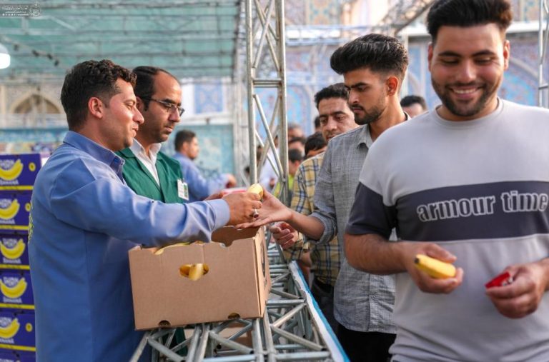 مشارکت آستان مقدس علوی به مناسبت میلاد امام رضا علیه‌السلام در ارائه خدمات به زائران مشهد مقدس‌