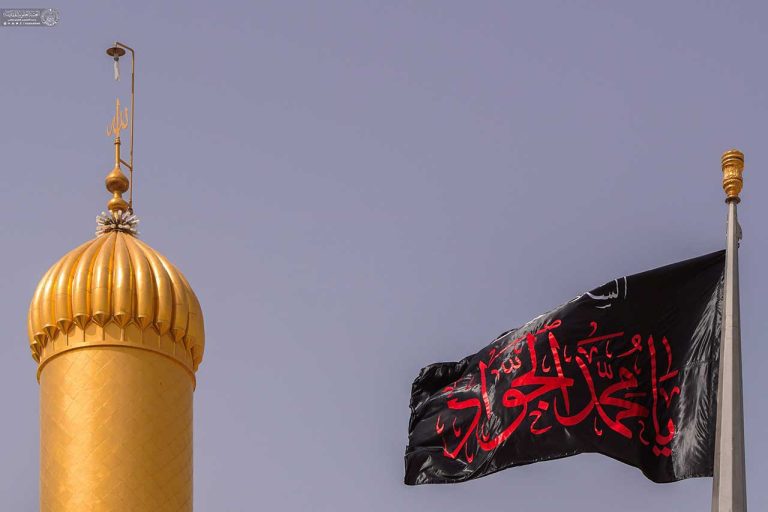 سیاه‌پوش شدن صحن و سرای علوی به مناسبت سالروز شهادت جوادالائمه علیه‌السلام