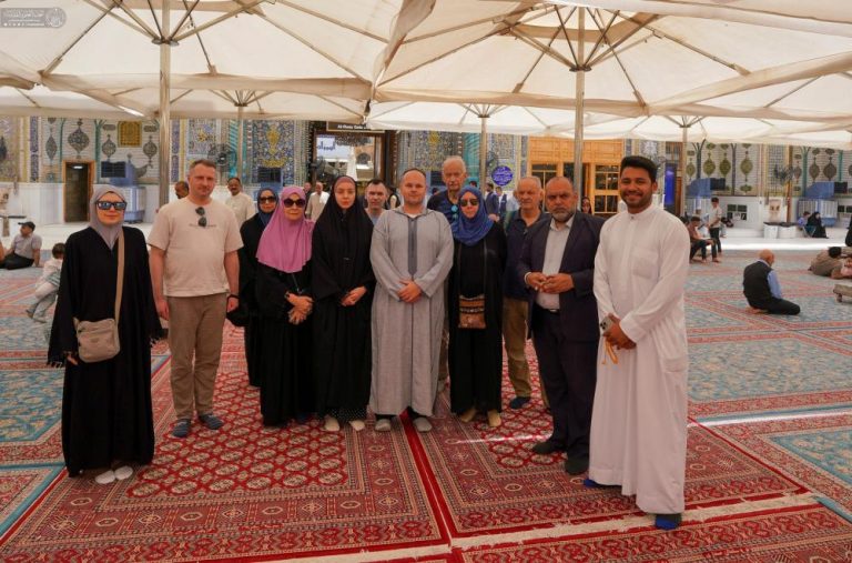 بازدید هیئتی لهستانی از میراث غنی آستان مقدس علوی