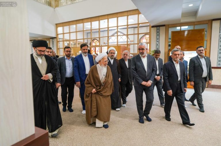 تقدیر آستان مقدس علوی از آیت‌الله جوادی آملی در حضور علما و دانشگاهیان برجسته
